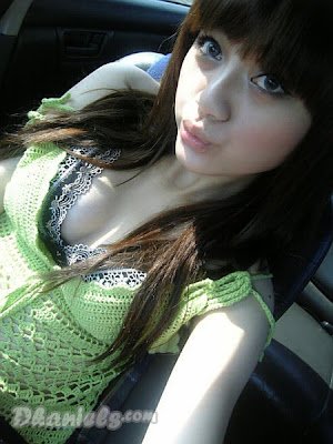 Pose Cewek Cantik Biasa Tapi HOT